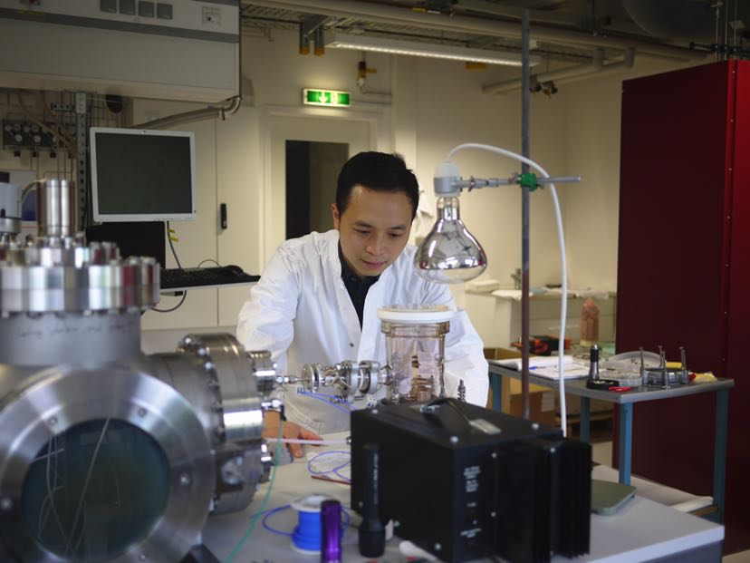 扬州籍青年科学家杨长 以电子真空器件制造闪耀科技前沿